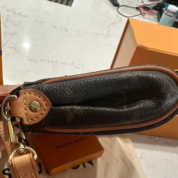 Louis Vuitton Monogram Crossbody Bag - Picture 11 of 16